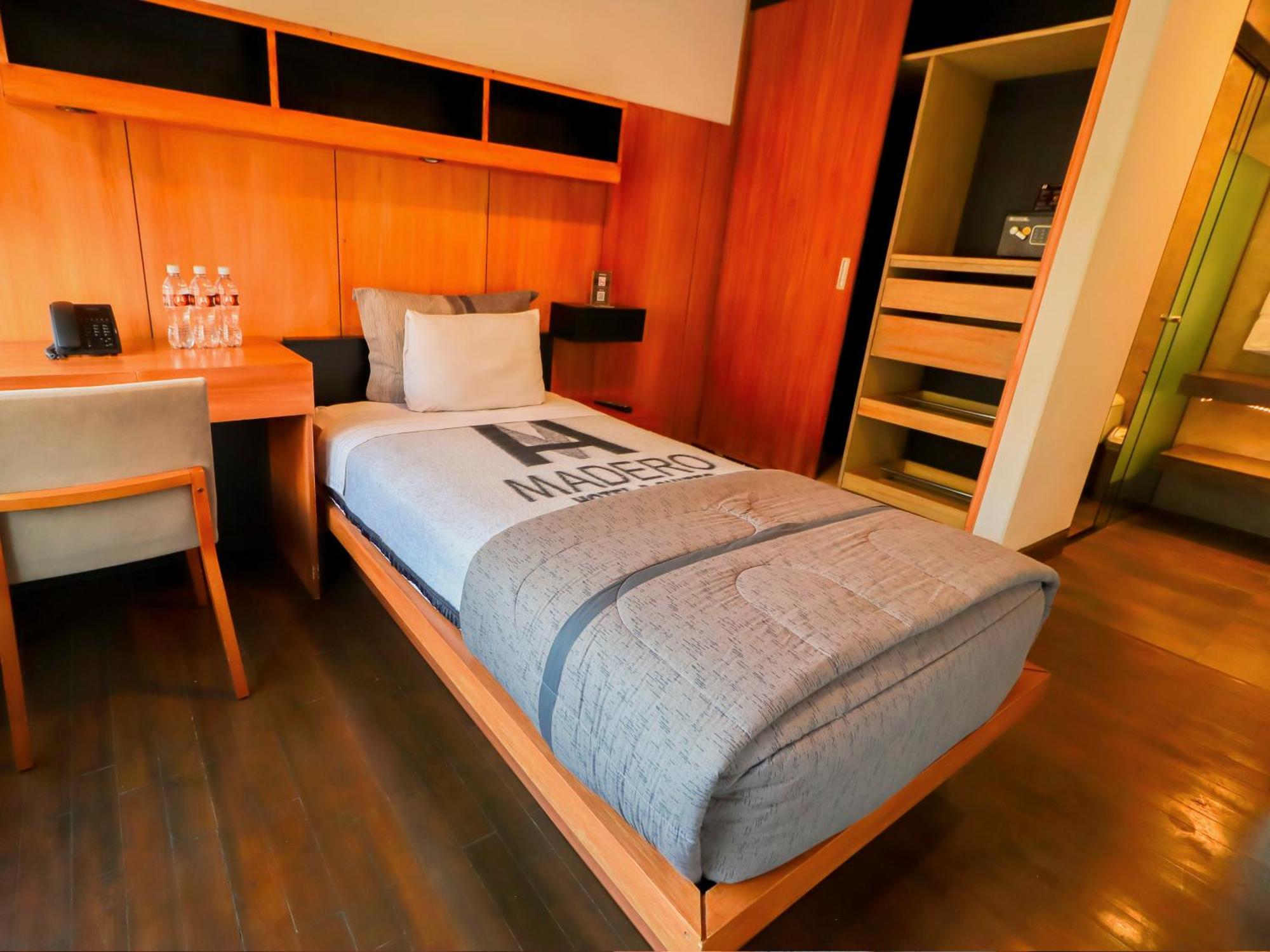 Madero Hotel & Suites 라파스 외부 사진
